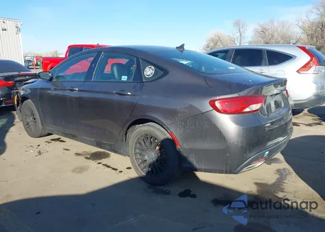 2015 Chrysler 200 S z USA, uszkodzony, nr VIN 1C3CCCDG7FN683490